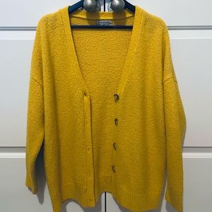 💛 Urban Outfitters Jordan Oversized Plush Cardigan 💛